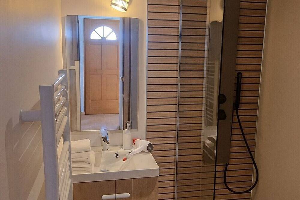 Mini villa con vista giardino in residence tranquillo*** wifi, piscina, mar in Serra di Ferro, Ajaccio e dintorni
