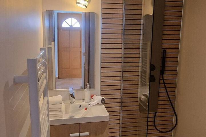 Minivilla mit Gartenblick in ruhiger Residenz*** wifi, Schwimmbad, Meer zu in Serra-di-Ferro, Ajaccio und Umgebung
