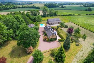 Cottage pour 30 personnes, avec piscine et jardin, animaux acceptés dans Échauffour
