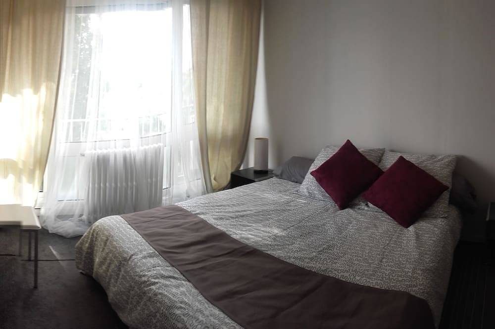 Appartement entier, Appartement 80 m2 traversant in Le Bouscat, Région de Bordeaux