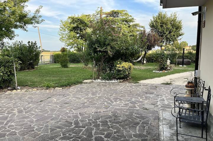 Appartamento per 5 persone, con terrazza e giardino, con animali domestici in Budrio