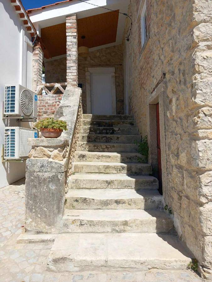 Location de vacances pour 6 personnes, avec piscine ainsi que terrasse et jacuzzi, animaux acceptés dans Ourém - 3
