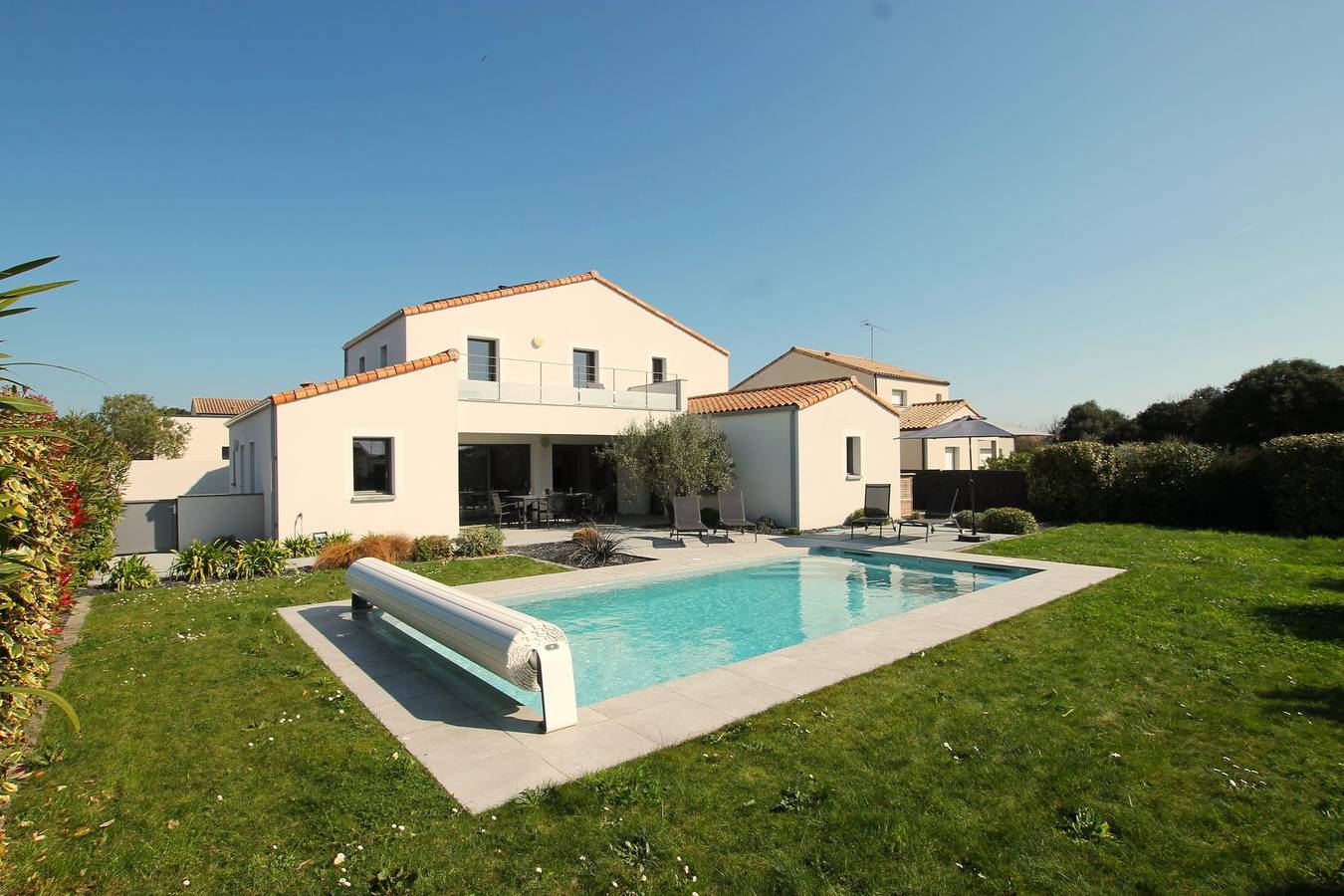 Villa Bois Marine, piscine chauffée, face au Golf et proche plage in Talmont-Saint-Hilaire, Vendée