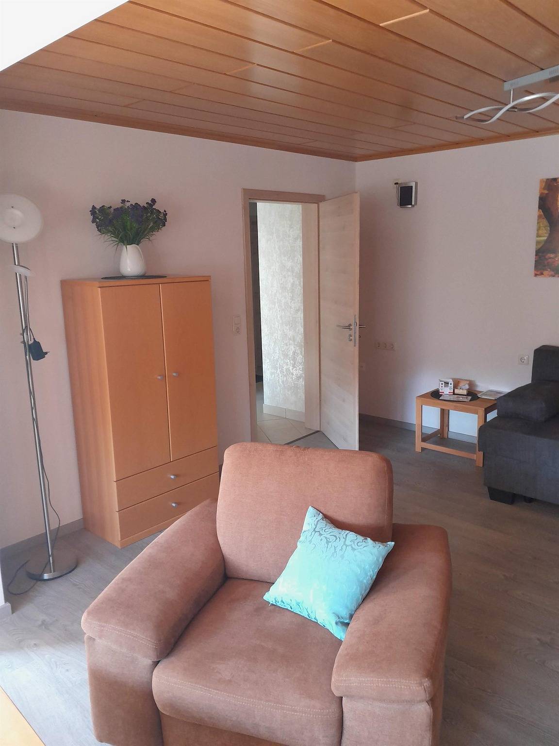 Ganze Ferienwohnung, Ferienwohnung mit großzügiger Liegewiese long stay in Altenkirchen (Westerwald), Altenkirchen & Umgebung