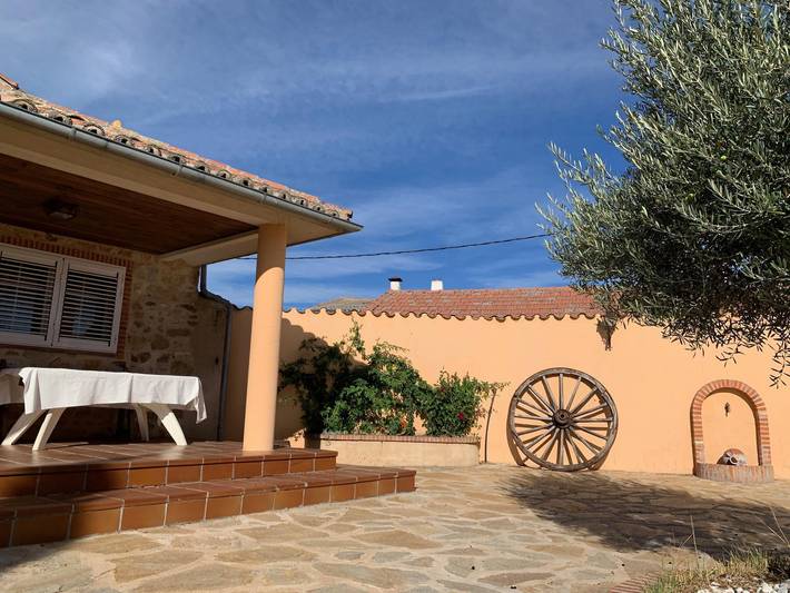 Ferienhaus für 8 Personen, mit Terrasse und Garten in Spanien - 2