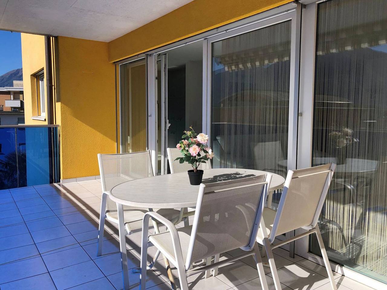 Ganze Wohnung, Casa Verbanella: Komfortables 4-Zimmer-Ferienhaus mit Seeblick in Minusio in Minusio, Tessiner Alpen