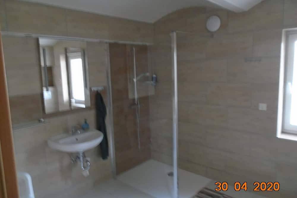 Ganze Wohnung, Große Ferienwohnung mit stufenfreien Zugang. Nahe Erholungsgebiet Kiebitz-See. in Falkenberg/Elster, Naturpark niederlausitzer heidelandschaft (Brandenburg)