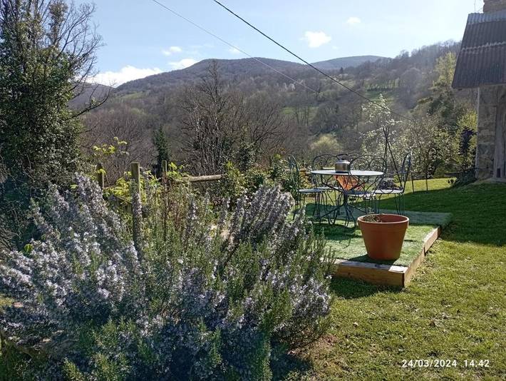 Location de vacances pour 6 personnes, avec jardin ainsi que terrasse et vue, animaux acceptés à Moulis (Ariège) - 2