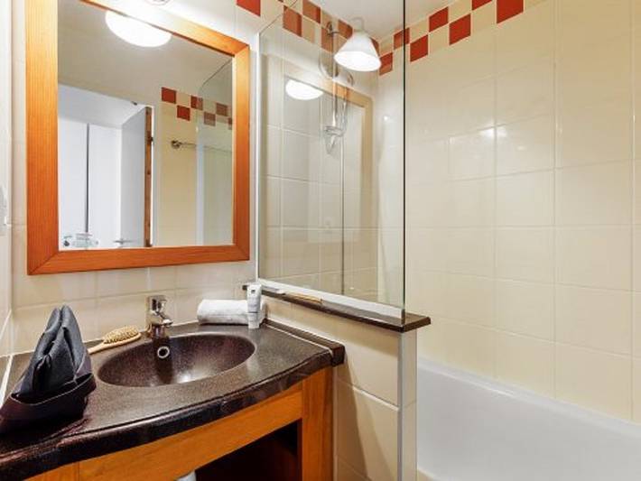 Gîte pour 4 personnes, avec sauna et balcon, adapté aux familles dans Belle Plagne - 3