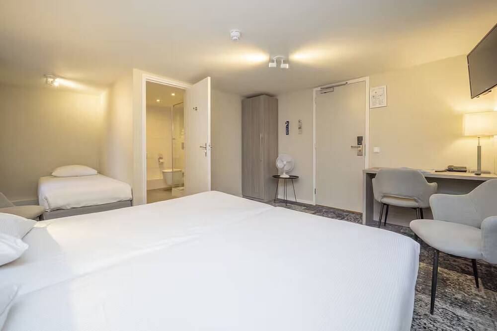 Your Relaxing Limburg Retreat with Garden Terrace, Bike Rentals, & Fresh Cuisine in Valkenburg, Limburg