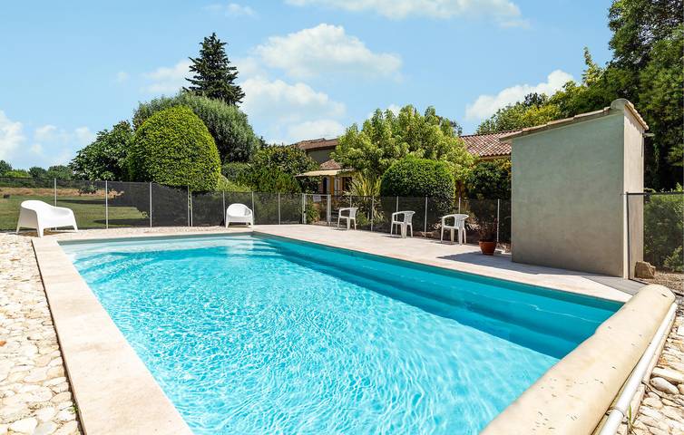 Location de vacances pour 6 personnes, avec jardin ainsi que piscine et terrasse à Pernes-les-Fontaines - 4