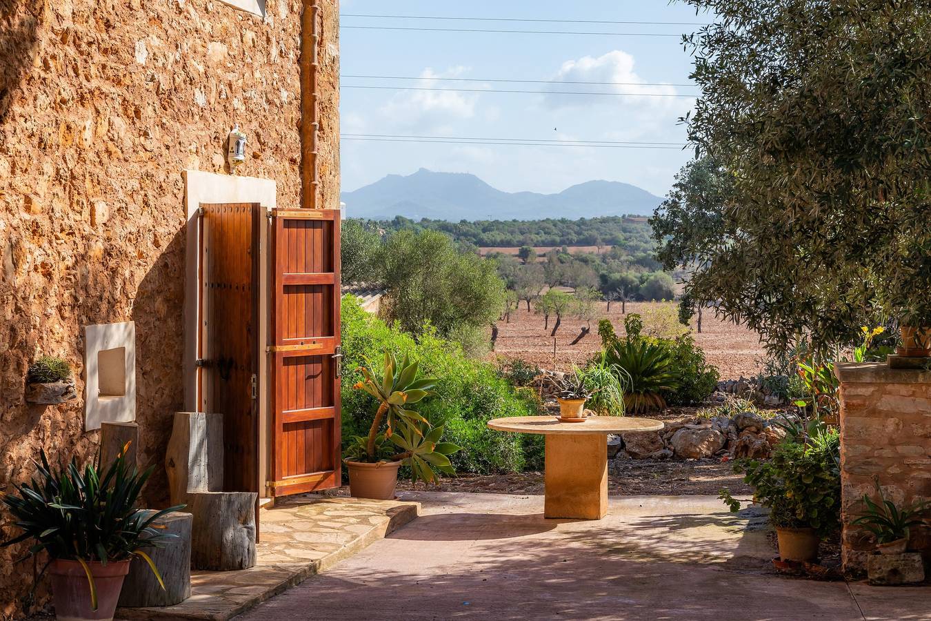 Beautiful Country House "Ses Angoixes" near Cas Concos with Pool in Santanyí, South Majorca