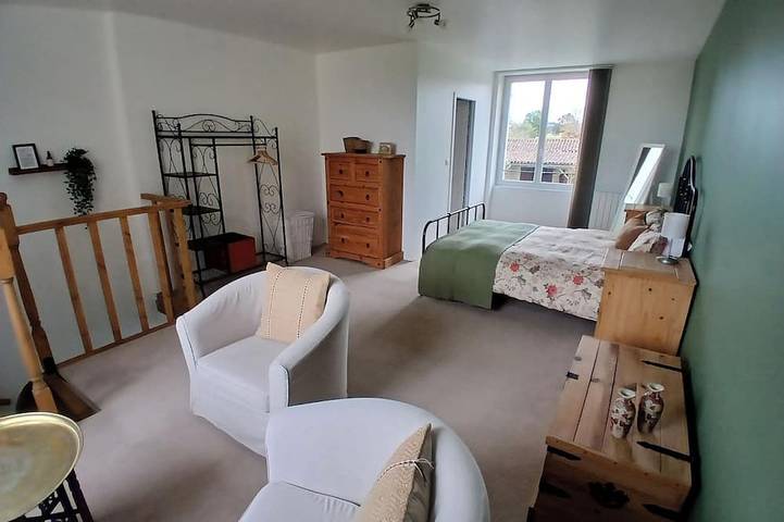 Location de vacances pour 2 personnes, avec terrasse et jardin à Loubès-Bernac - 2