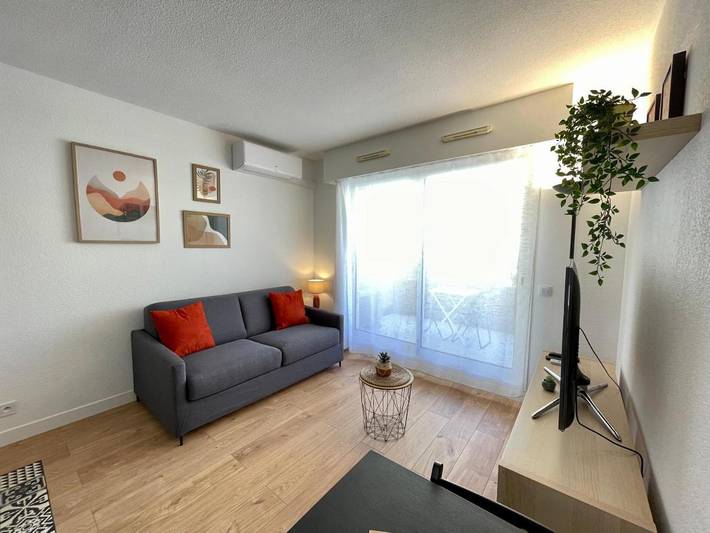 Gîte pour 2 personnes, avec Balcon ainsi que Terrasse et Piscine dans Parc de Vaugrenier - 2