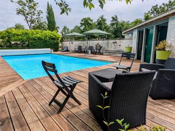 Gîte für 4 Personen, mit Terrasse und Pool in Burgund