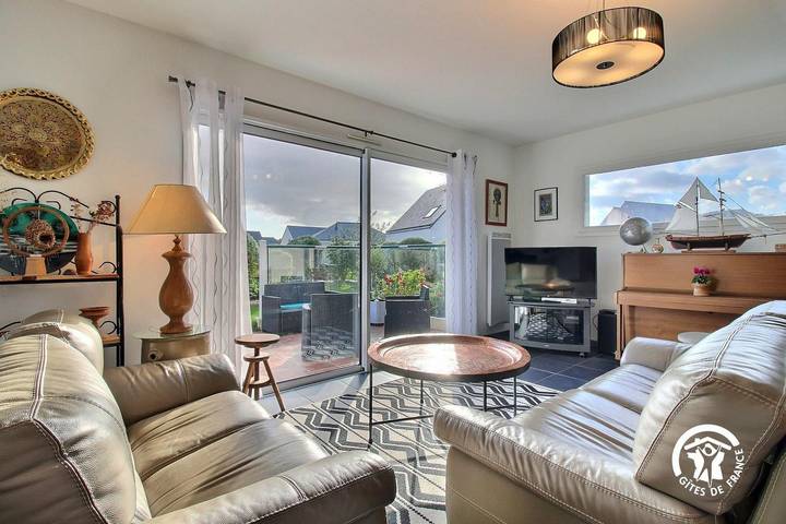 Gîte pour 8 personnes, avec jardin et terrasse à Le Tour-du-Parc - 3