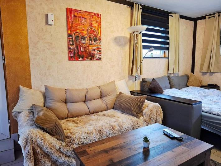 Ferienwohnung für 2 Personen, mit Balkon und Terrasse sowie Garten in Büren