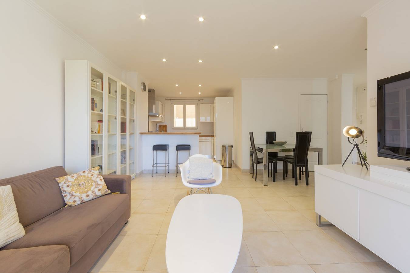 Appartamento intero, Robert Soleau: bright stylish flat, center of Antibes in Antibes, Cannes e dintorni