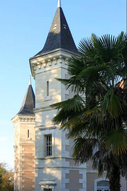 Location de vacances pour 16 personnes, avec piscine ainsi que terrasse et vue à Bourrou - 4