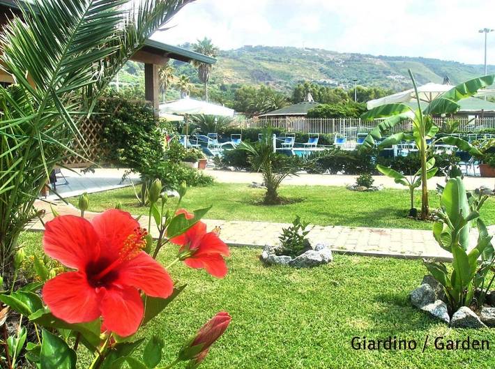 Location de vacances pour 3 personnes, avec piscine et jardin à Zambrone - 2