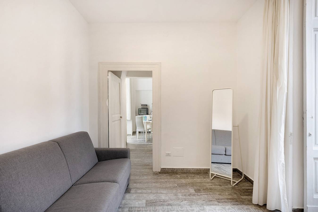 Appartement entier, Al Corso : appartement neuf super central in Salerne, Côte Tyrrhénienne Campanie