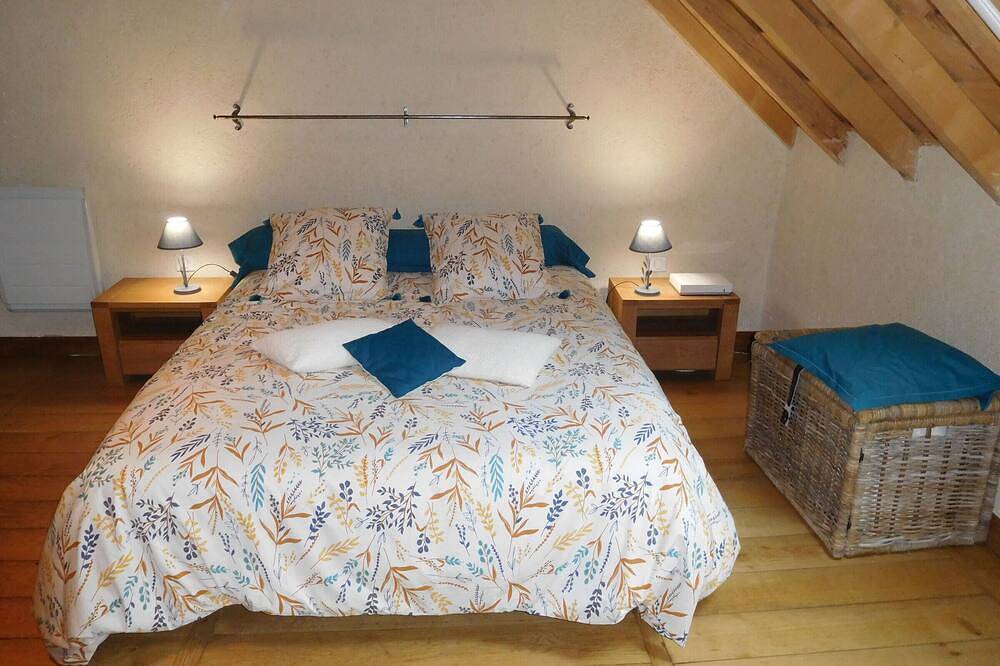 Renovated Independent Cottage with Forest Walks and Valley Views in Cohons, Haute-Marne