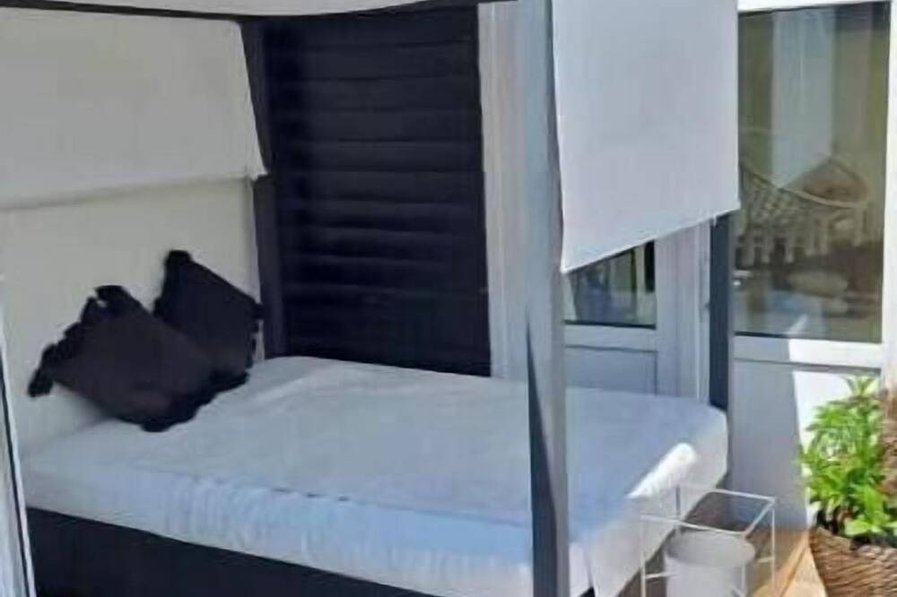 Accommodations in Österlen – A family-friendly and peaceful location close to nature, the city, and the sea in Tomelilla, Österlen