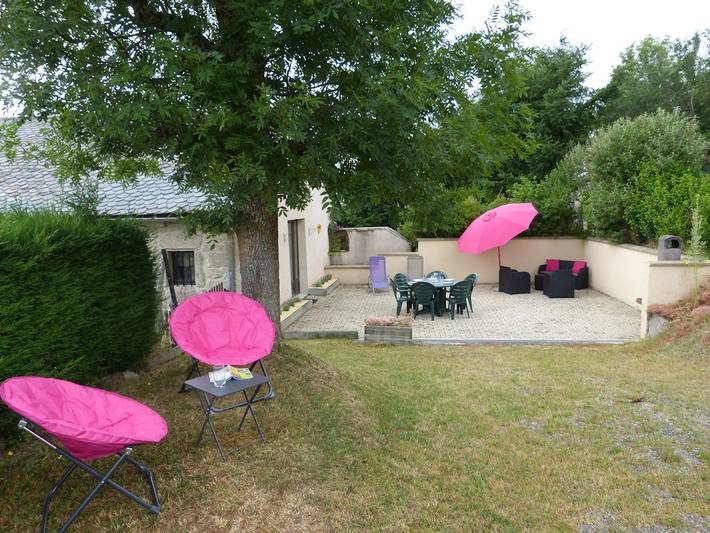 Gîte pour 6 personnes, avec terrasse, animaux acceptés à Saint-Chély-d'Apcher