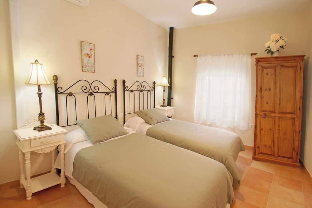 Encantadora, confortable casa de pueblo con terraza en Comares. in Comares, Provincia de Málaga