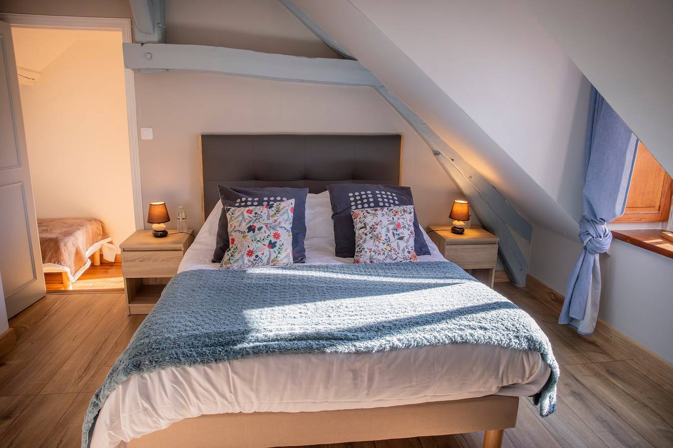 Guest Room 'Suite Bleuet - Le Petit Puits' with Shared Garden and Wi-Fi in Cheverny, Sologne