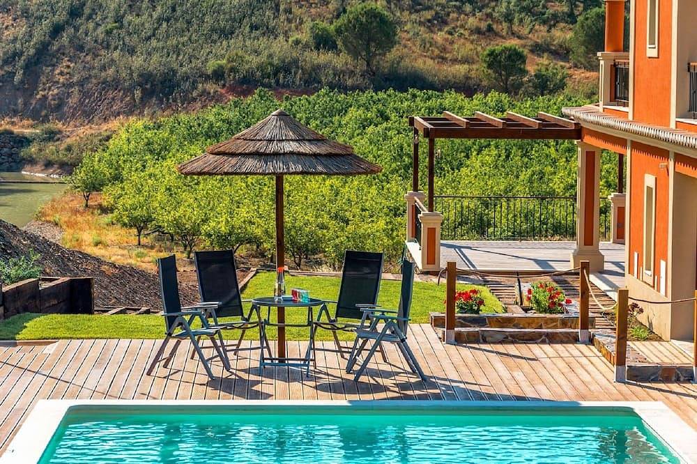 Luxuriöse Villa mit Pool und idyllischer Seenlandschaft in Silves, Monchique gebirge