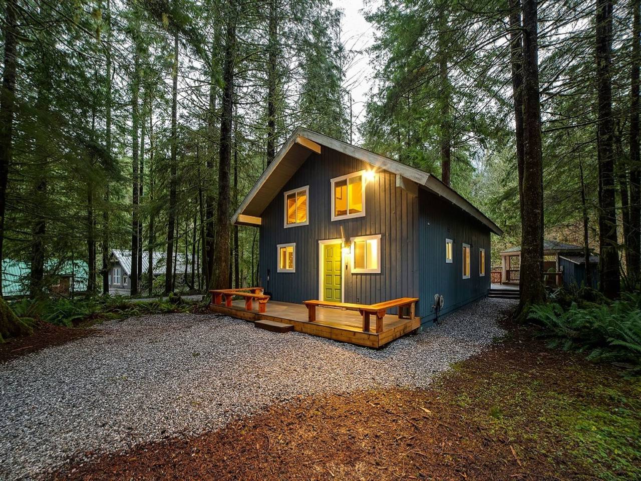 Neu gestaltete Hütte mit Whirlpool, Holzofen, Wi-Fi in Glacier, Mount Baker-Snoqualmie National Forest