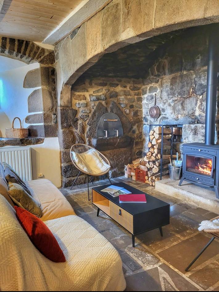 Gîte pour 8 personnes, avec jardin et terrasse à Le Béage