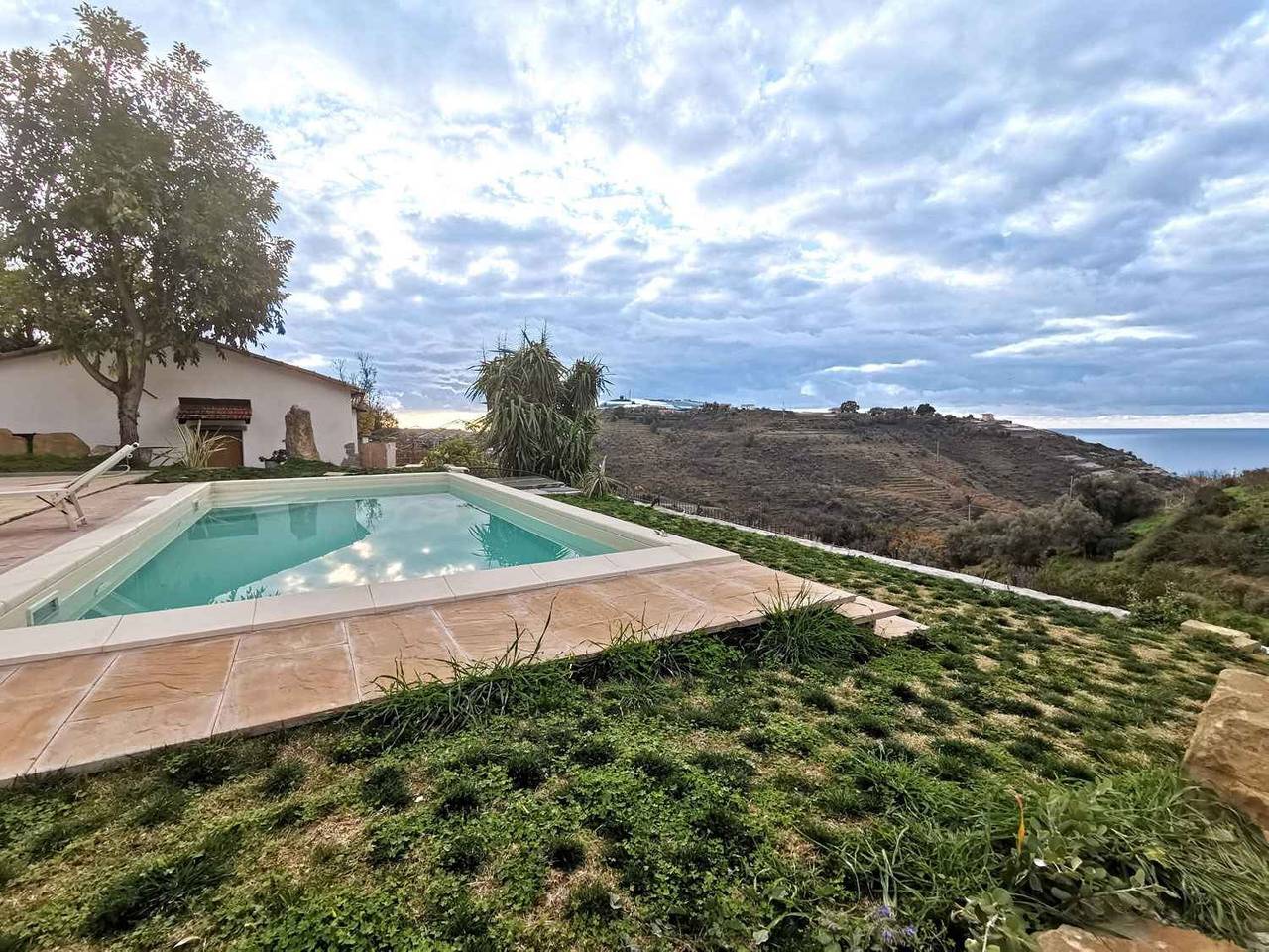 Ganzes Studio, Studio mit Klimaanlage und Pool  in Pompeiana, Riviera di Ponente