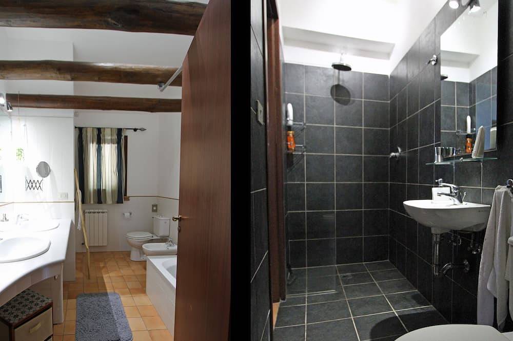 Villa con piscina in posizione tranquilla. Viste uniche del mare, Etna, Taormina in Castelmola, Provincia di Messina