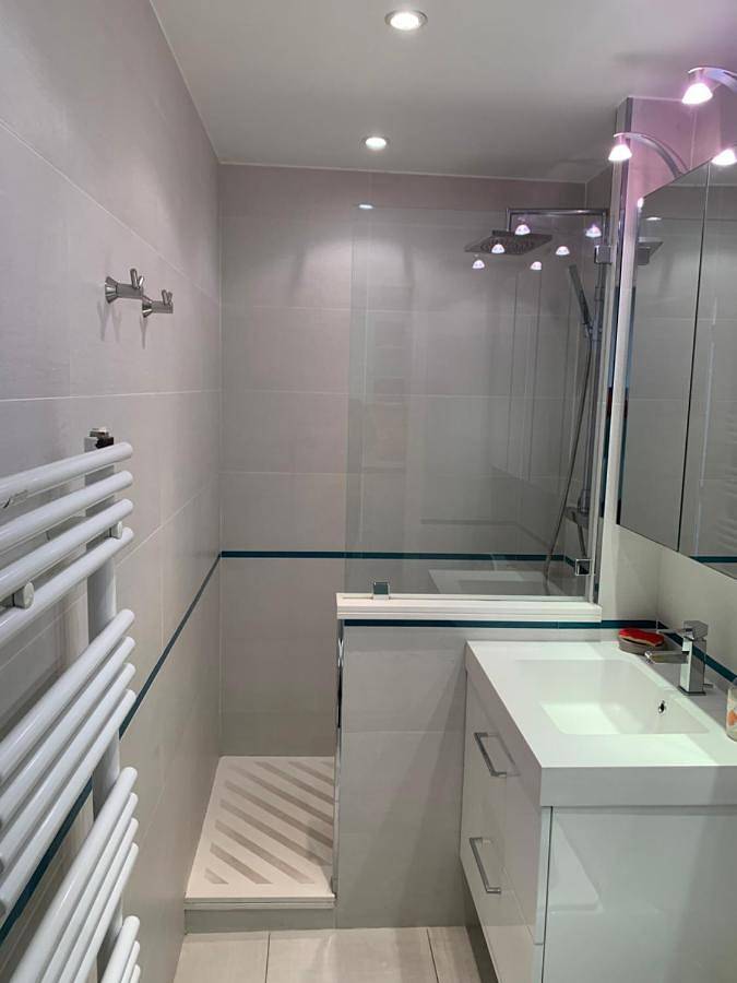 Gîte pour 4 personnes, avec balcon et vue dans Plage Beau Rivage Saint Raphael - 3