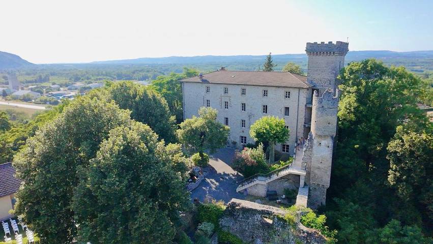 Maison d’hôte pour 30 personnes, avec jardin ainsi que piscine et jacuzzi dans l' Isère - 2