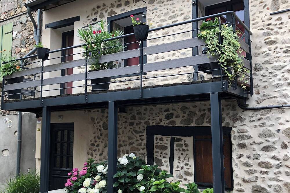 Gîte de l'Eau du Roi *** Châteldon -Proche Vichy et Thiers-3 à 5 personnes - in Châteldon, Région de Thiers