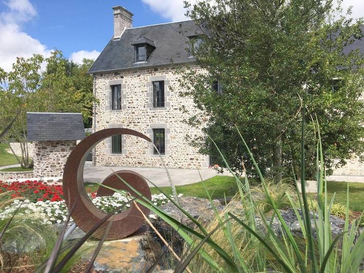 Gîte pour 8 personnes, avec jacuzzi et piscine ainsi que jardin et sauna à Ouville