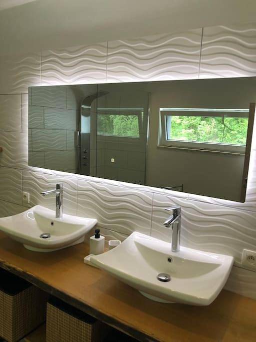 Location de vacances pour 8 personnes, avec vue ainsi que jardin et terrasse, animaux acceptés à Trooz - 4