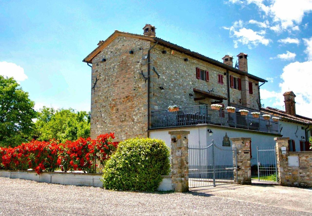 Double or Twin Room with Shared Bathroom in Sansepolcro, Valtiberina