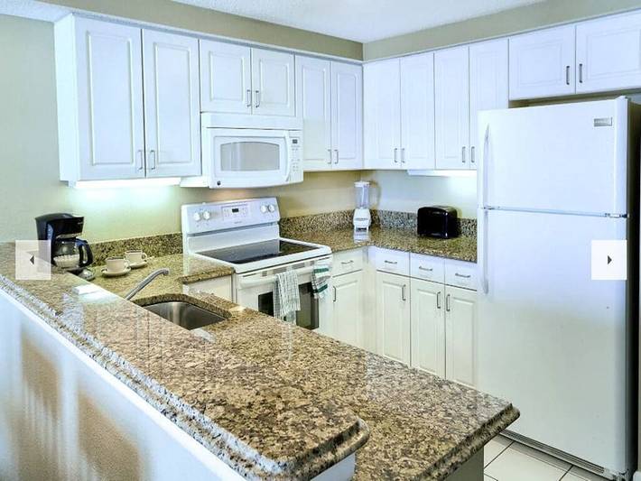 Vacation rental for 4 people, with pool and hot tub as well as terrace in Daytona Beach