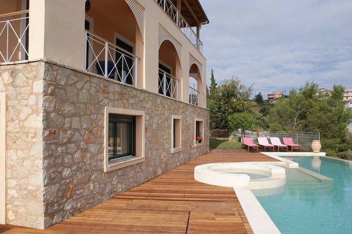 Moderno, famiglie Villa con 15 metri lungo Infinity piscina privata e vasca idromassaggio in Theologos, Ftiotide