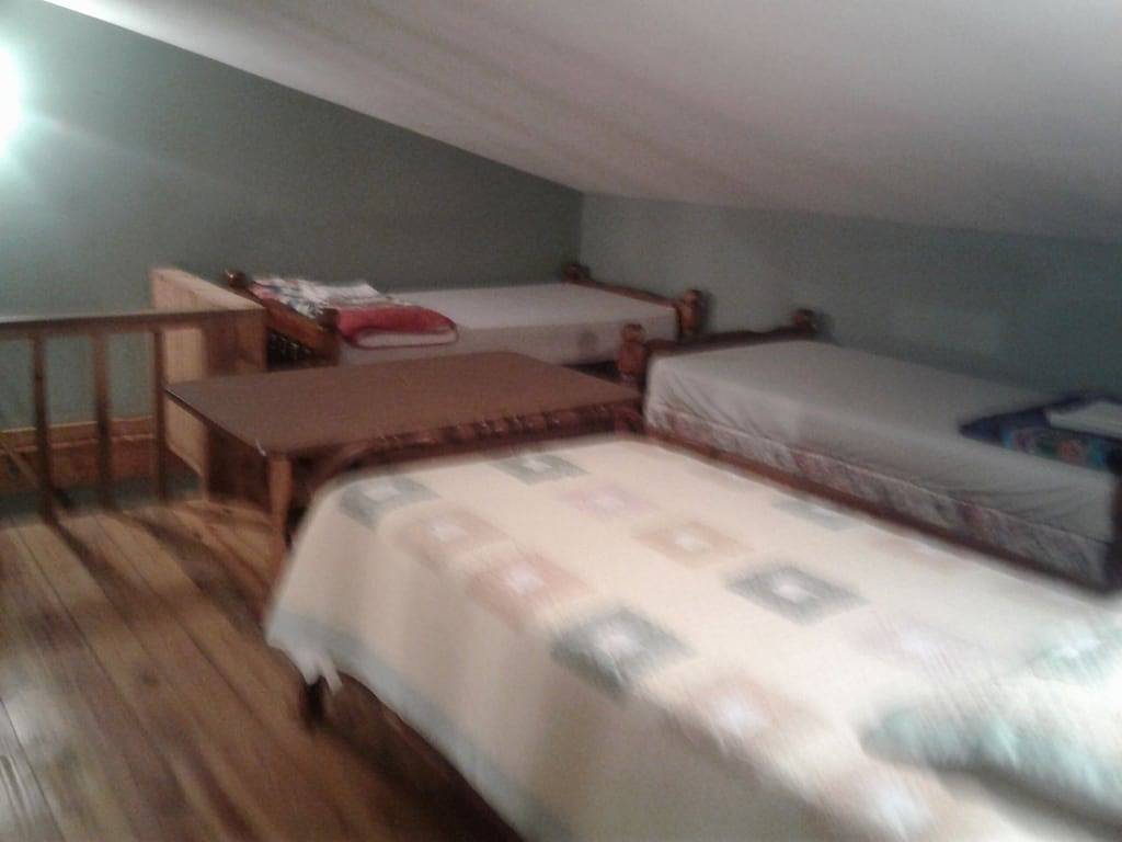 Log Cabin for 9 Guests in Ozark Mountains, Missouri