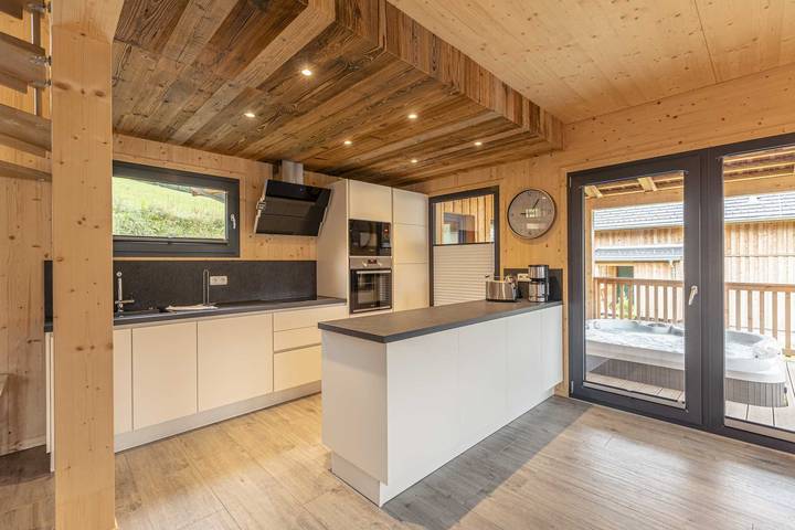 Ferienhaus für 8 Personen, mit Sauna und Whirlpool sowie Balkon und Garten in Österreich