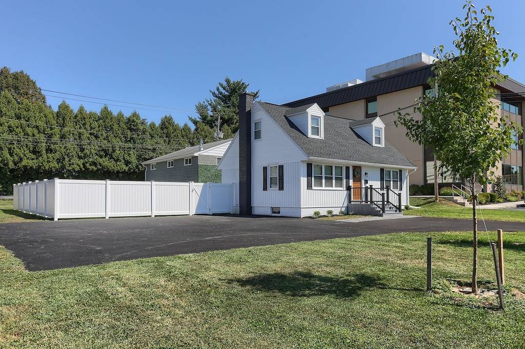 4Bd/2ba home Sleeps 8 *Newly Renovated* 2 minutes to all Hershey attractions! in Dauphin County