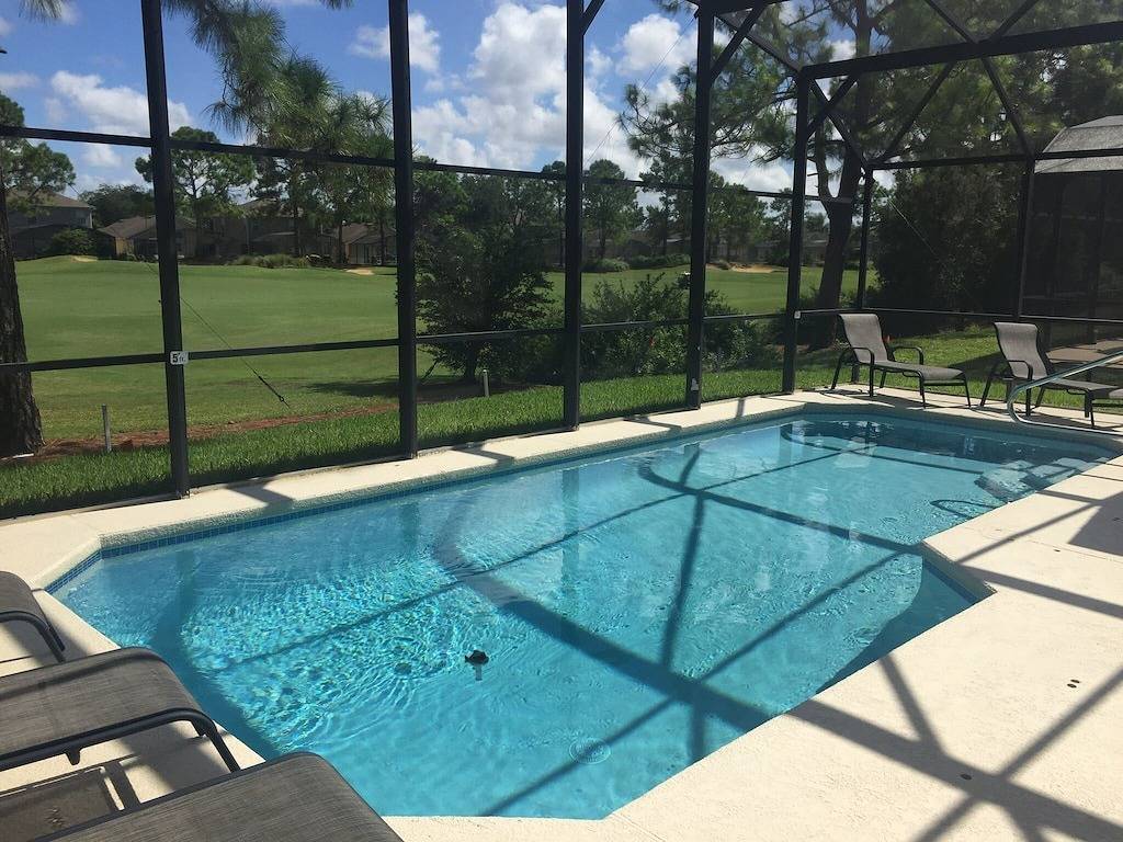Luxuriöse 4 Schlafzimmer 3 Badezimmer Villa. Extended Deck und Pool haben Fairway-Blick. in Haines City, Zentral Florida