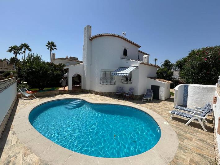 Chalet para 6 personas, con piscina además de jardín y vistas, Familias con niños en Las Marinas