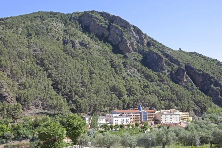 Hotel para 2 personas, con sauna y jardín además de jacuzzi y piscina - 1
