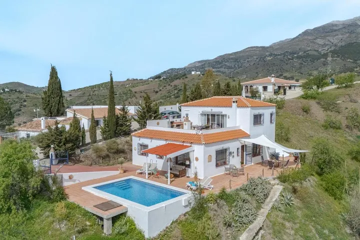 Casa de vacaciones para 8 personas, con jardín además de piscina y vistas - 1